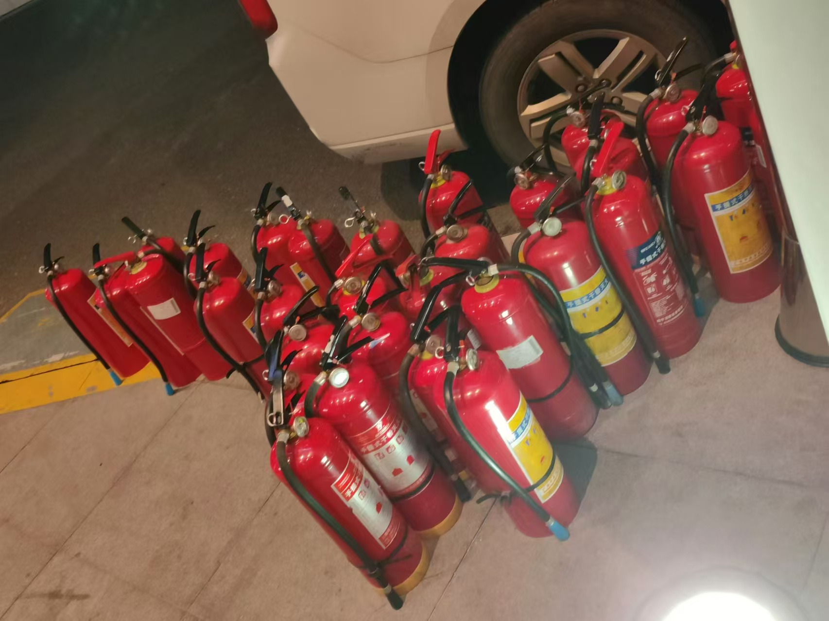 专业灭火器年检全流程指南：守护生命财产安全的第一道防